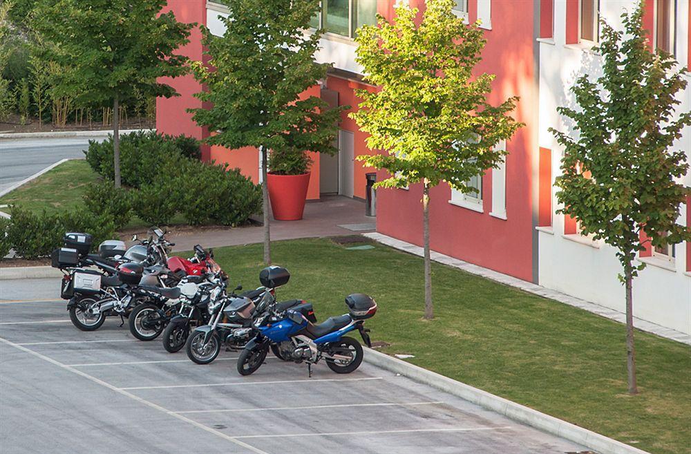Hotel Cluentum Tolentino Exterior foto
